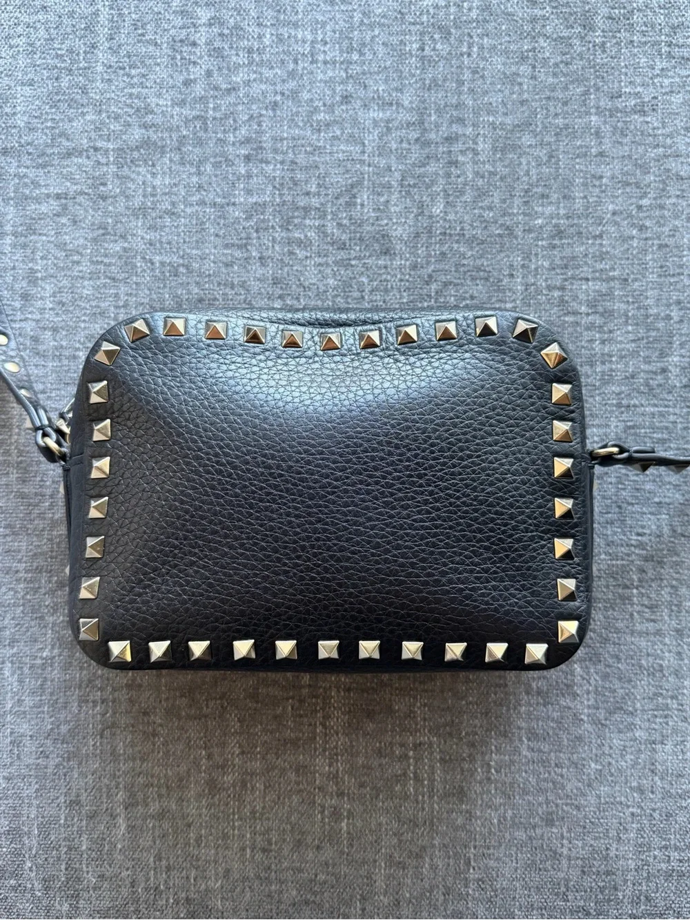 Valentino Garavani compact valentino